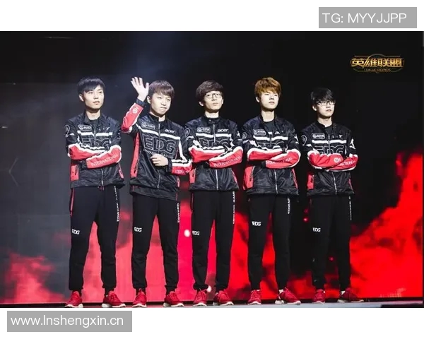 EDG战队在英雄联盟赛场上的整体压制表现与战略得失分析